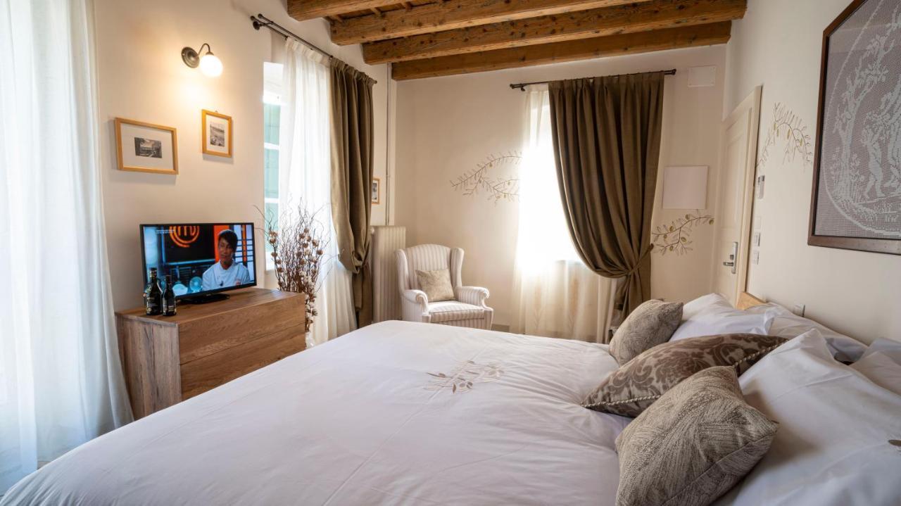 Locanda Dell'Oleificio Mezzane di Sotto Extérieur photo